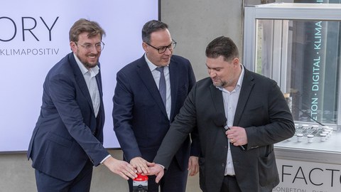 Dr.-Ing. Alexander Kahnt, Dirk Panter, Staatsminister im Sächsischen Staatsministerium für Wirtschaft, Arbeit, Energie und Klimaschutz und Dr.-Ing. Matthias Tietze