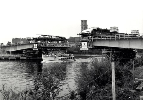 Dischingerbrücke im Freivorbau, Berlin