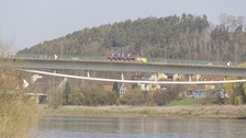 Impressionen Belastungstest Elbbrücke Bad Schandau im April 2025