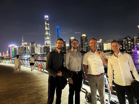 Gruppenfoto Shanghai Skyline