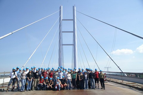 Gruppenfoto auf der Strelasundbrücke