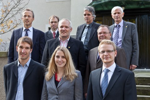 Die Preisträger des ZÜBLIN Stahlbaupreises in Reihe eins: Steffen Oertel, Christine Franz und Lars Werner