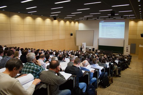 Volles Auditorium bei der Dresdener Stahlbaufachtagung 2012