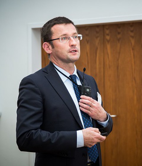 Bild 10. Prof. Dr.-Ing. Josef Fink
