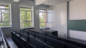 Blick in einen Hörsaal im Beyer-Bau