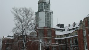 Beyer-Bau im Winter