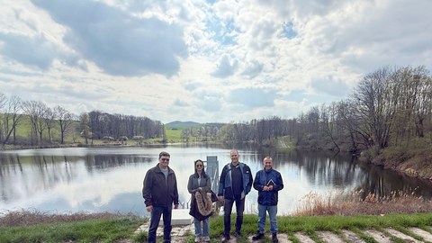 Gruppenfoto vor dem HRB Friedrichswalde-Ottendorf