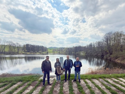 Gruppenfoto vor dem HRB Friedrichswalde-Ottendorf