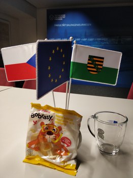 Flaggen von  Sachsen, Tschechien und Europa