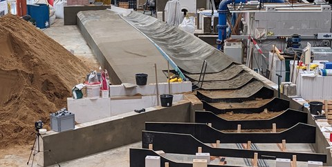 Modelling of the spillway in the physical model