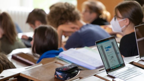 Studierende im Hörsaal