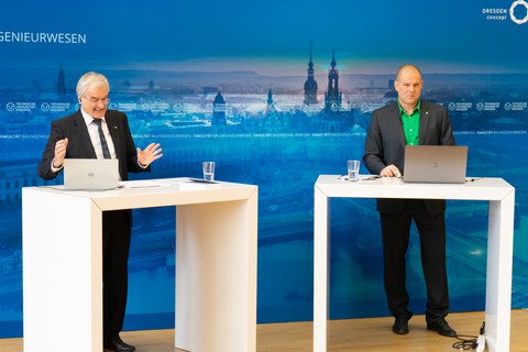 Eröffnung des Wasserbaukolloquiums durch Professor Stamm und Dr. Torsten Heyer