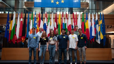 Gruppenfoto der Reisegruppe im Europäischen Parlament