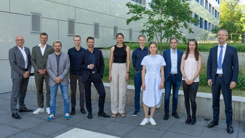 Gruppenfoto aller Nominierten und Jury