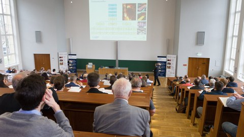 Gut gefüllter Hörsaal zur Stahlbaufachtagung 2019