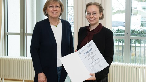 Laura Oberender stellvertretend für die Studentische Hochschulgruppe Nachhaltigkeits-AG Bauingenieurwesen 