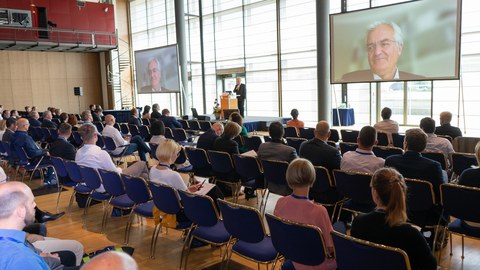 Grussbotschafg von Prof. Stamm per Video-Schalte