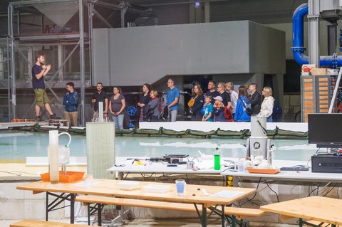 Führung durch die Wasserbauhalle