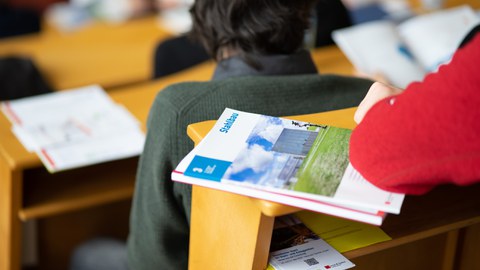 Tagungsband auf dem Tisch