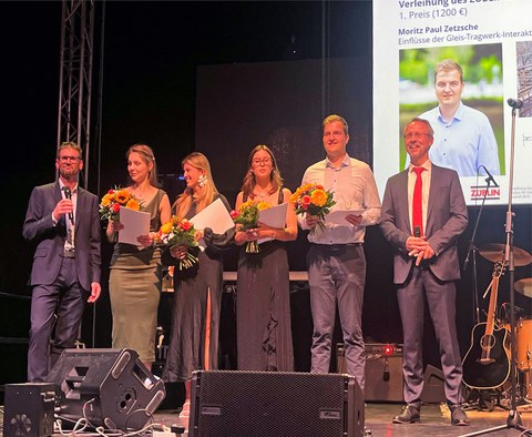 Gruppenbild der Preisträger zur Preisverleihung beim Bauball
