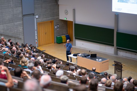 Voller Hörsaal im Hörsaalzentrum