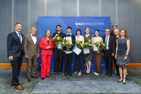 Gruppenbild mit allen Preisträgern