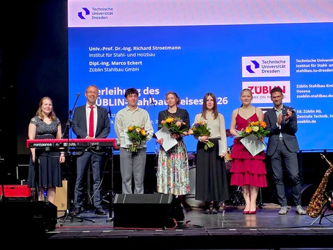Gruppenbild auf der Bühne