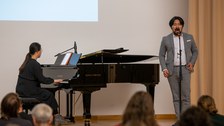 Koreanisches Duo Jisu Park und Sukwoo Kang
