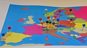 Europakarte mit Pins