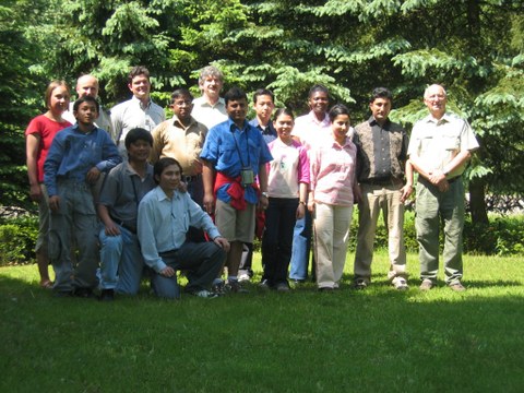 Alumni 2004_06