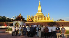 Group Photo - Pha That Luang.JPG