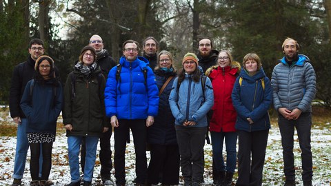 Das Foto zeigt die Mitarbeiter der Professur
