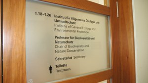 Schriftzug Institut für Allgemeine Ökologie und Umweltschutz