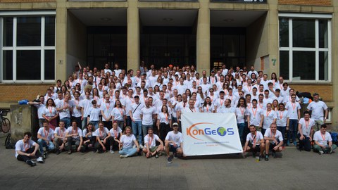 Teilnehmer-Gruppenbild der Konferenz der Geodäsiestudierenden in Karlsruhe im Sommer 2023