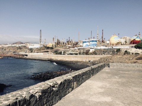 Erdölraffinerie in Santa Cruz de Tenerife