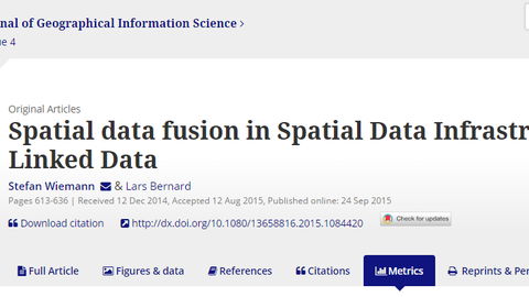 Spatial data fusion in Spatial Data Infrastructures using Linked Data