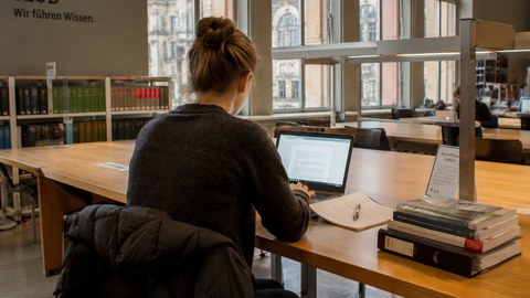 Studierende in der SLUB