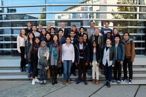 Cartography-Studenten und Vertreter der vier Universitäten