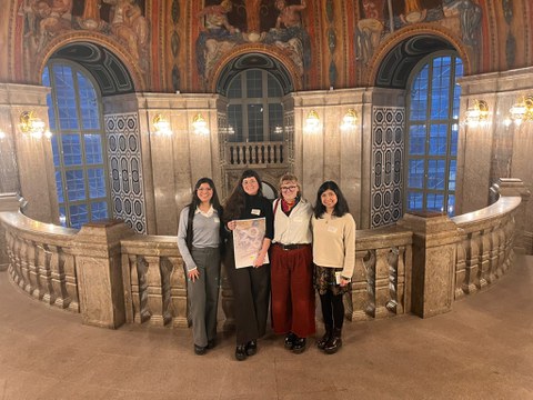 Die vier Kartographie-Studentinnen im Dresdner Rathaus