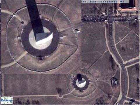 Abb. 9-20a: Washington Monument aufgeommen durch Quickbird   Copyright © Eurimage
