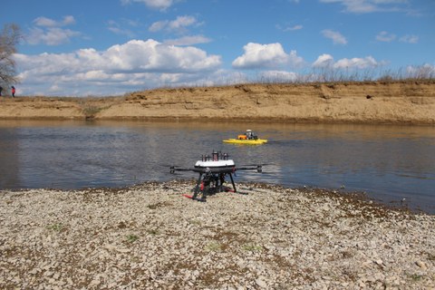 Measuring hydro-morphology with UAV and UWV