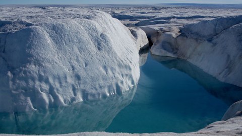 Schmelzwasserfluss auf dem 79N-Gletscher (2017)