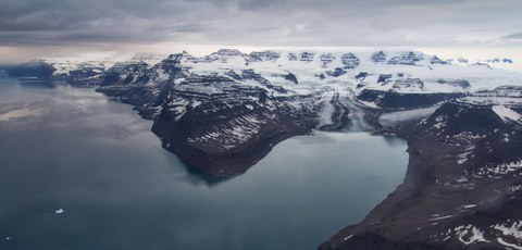 Auslassgletscher in Grönland (Scoresby Sund). 