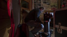 Setting up the FG5 absolute gravimeter at the Estancia Helsingfors measuring point.