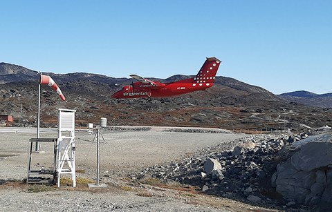 Air Greenland Dash 8