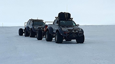 Fahrzeuge Arctic Truck Toyota-Hilux
