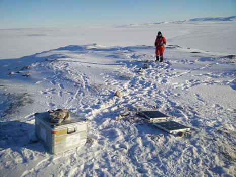 Aufbau einer GPS-Station in Grönland