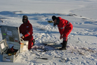 Aufbau einer GPS-Station in Grönland