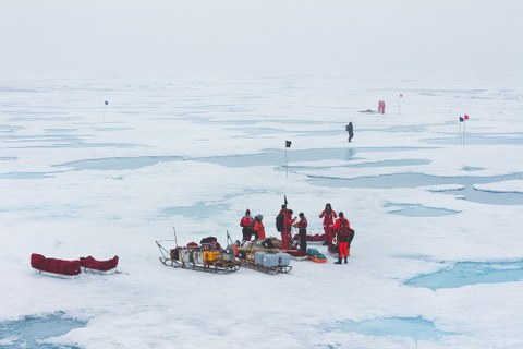 Preparation of ice work on a floe