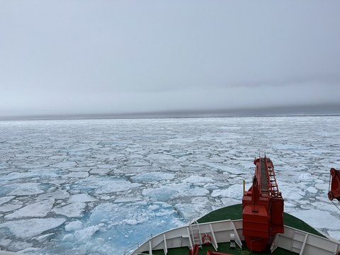 Polarstern steaming though the arctic sea ice